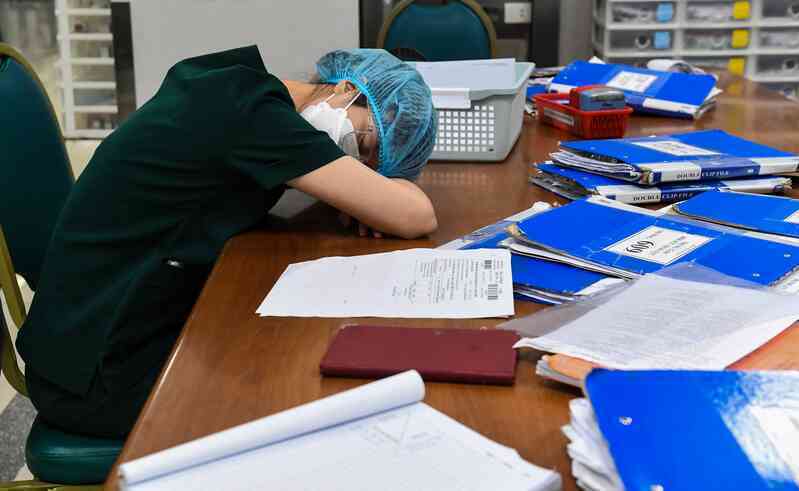 13 năm tiền trực, phụ cấp của y bác sĩ không thay đổi, thấp nhất 15.000 đồng