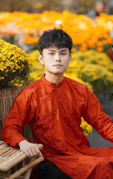 Chi gần 300 triệu đồng sang Pháp đổi màu mắt