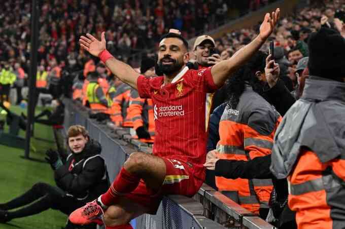 Liverpool tạo khoảng cách 5 điểm với Man City