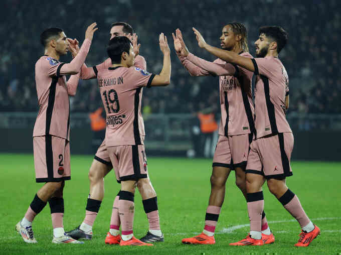 Sao Hàn Quốc chói sáng trong chiến thắng của PSG