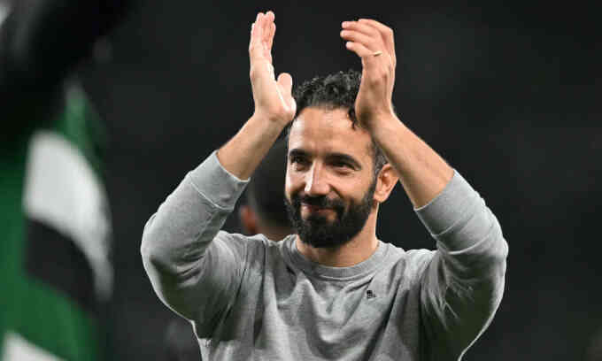 Amorim lùi lịch làm việc tại Man Utd