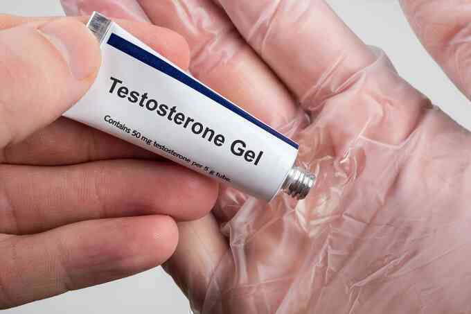 Quý bà dùng hormone nam để hồi xuân