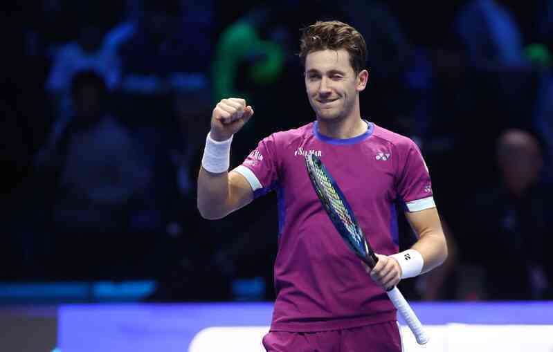 Alcaraz thua sốc trận ra quân tại ATP Finals 2024