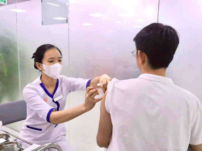 Con tôi bị sùi mào gà có được tiêm vaccine HPV không?
