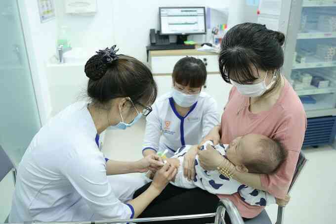 Điều cần biết khi tiêm vaccine sởi cho trẻ dưới 9 tháng