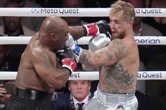 Mike Tyson thua dễ Jake Paul