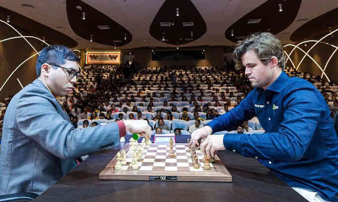 Carlsen lập cú đúp vô địch siêu giải Tata Steel