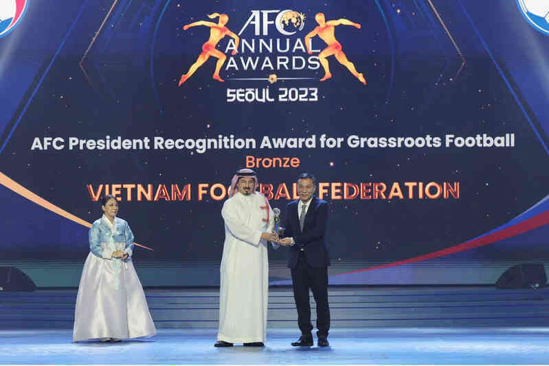 VFF được AFC trao giải 