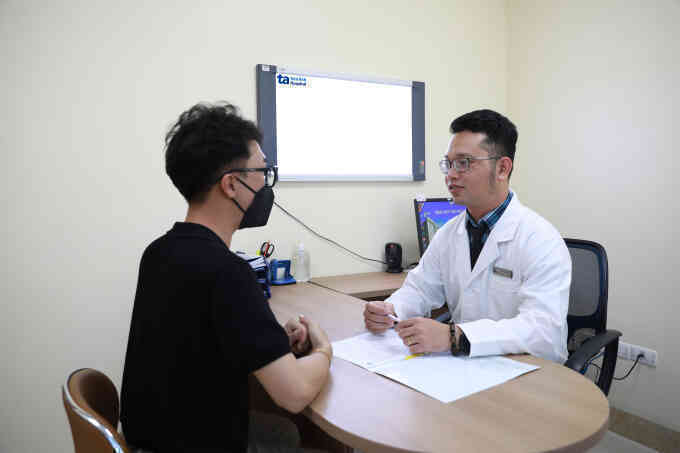 Khô cứng khớp - dấu hiệu sớm cảnh báo thoái hóa