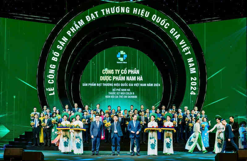 Dược Nam Hà nhận cú đúp giải thưởng khẳng định uy tín thương hiệu