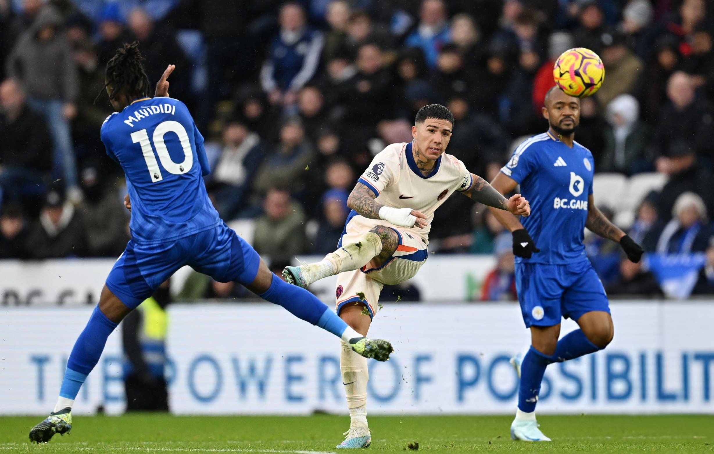 Enzo Fernandez tỏa sáng, Chelsea đánh bại Leicester City