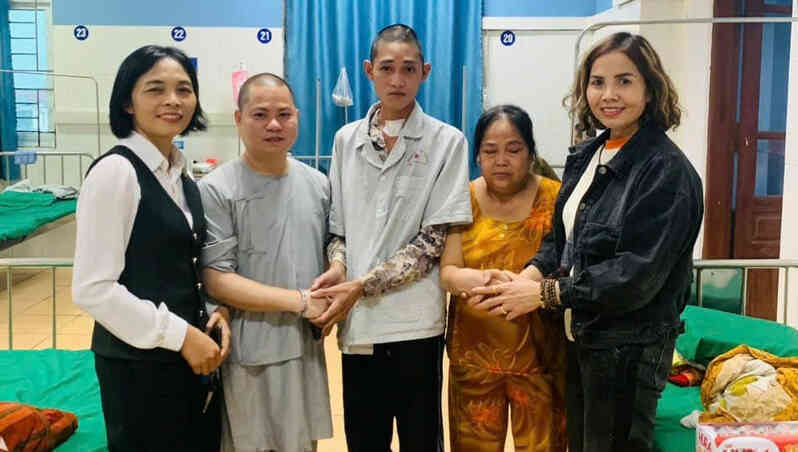 Từng về nhà chờ chết, chàng trai trẻ hồi sinh sau 2 tháng ở bệnh viện huyện
