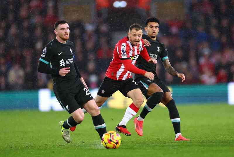 Liverpool xây chắc ngôi đầu, hơn Man City 8 điểm