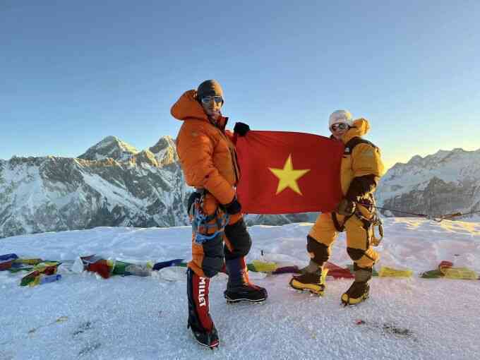 Phụ nữ Việt Nam đầu tiên chinh phục đỉnh Ama Dablam