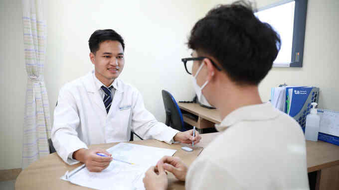 Thay khớp háng ở tuổi đôi mươi