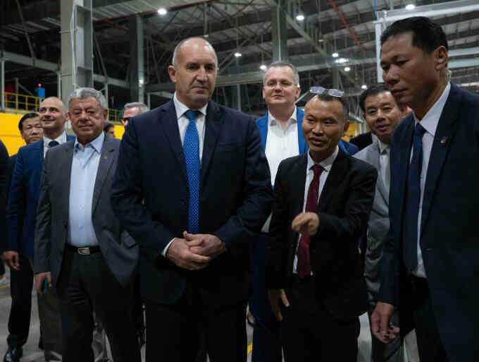 Tổng thống Bulgaria mời VinFast đầu tư