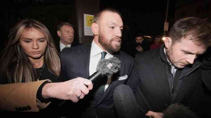 McGregor hối lỗi sau vụ kiện tấn công tình dục