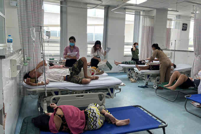 Số người nghi ngộ độc sau ăn bánh mì ở Vũng Tàu lên hơn 100