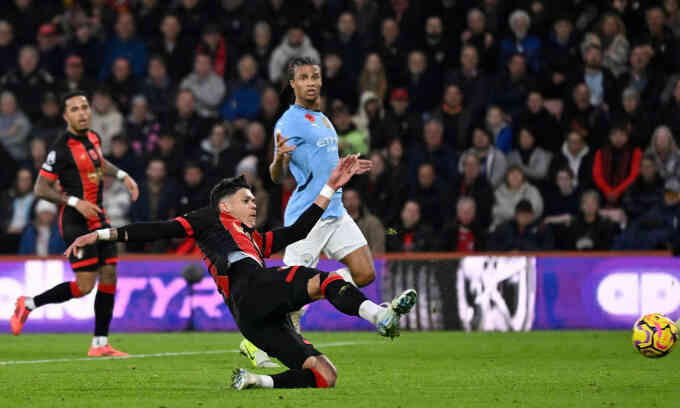 Man City đứt chuỗi 32 trận bất bại ở Ngoại hạng Anh