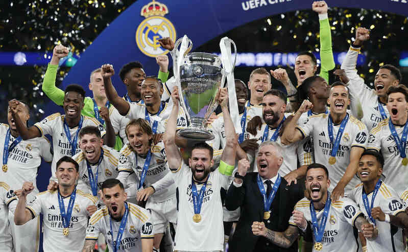 Top 10 CLB bóng đá giàu nhất: MU bám sát Real Madrid