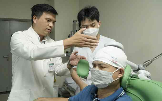 Cứu người đột quỵ - chậm một phút chết 2 triệu tế bào não