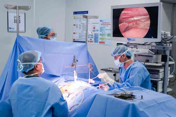 Dị tật lõm ngực bẩm sinh tăng nặng tuổi dậy thì