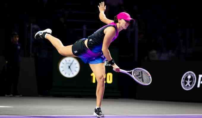 Trận WTA Finals chỉ có 400 khán giả