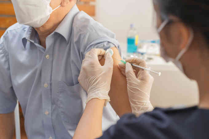 5 vaccine nên tiêm khi trên 50 tuổi