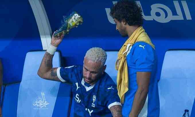 Neymar nghỉ thi đấu hơn một tháng