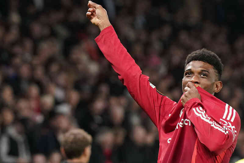 MU đã biết thắng ở châu Âu: Cảm ơn Van Nistelrooy!