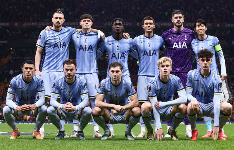 Osimhen lập cú đúp khiến Tottenham ôm hận