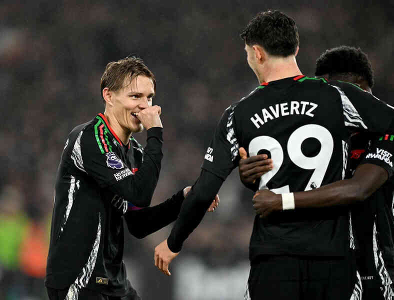 Bùng nổ hiệp 1, Arsenal leo lên nhì bảng Ngoại hạng Anh