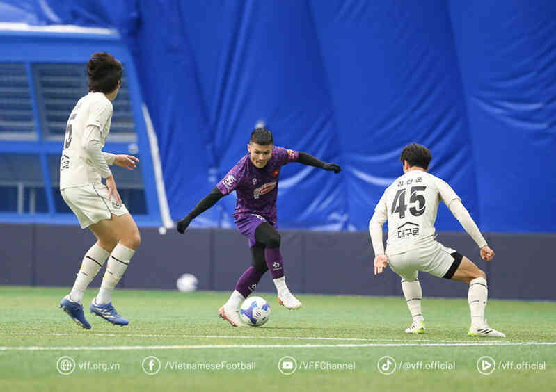 Quang Hải lại ghi bàn, tuyển Việt Nam toàn thắng ở Hàn Quốc