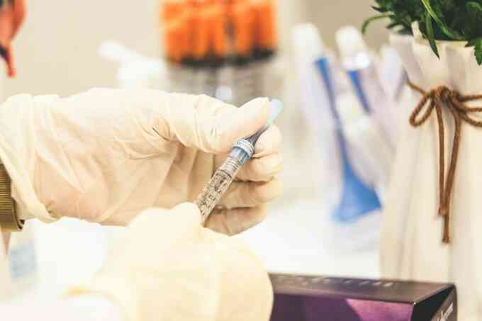 Thách thức khi nghiên cứu vaccine HIV