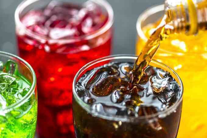 Uống nhiều nước ngọt gây hại tinh trùng thế nào?