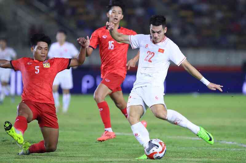 Đội tuyển Việt Nam đón tin vui bất ngờ từ FIFA khi thắng đậm Lào