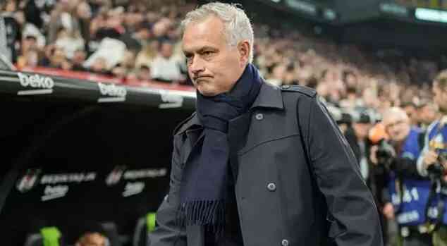 Mourinho đổi giọng về trọng tài ở Thổ Nhĩ Kỳ