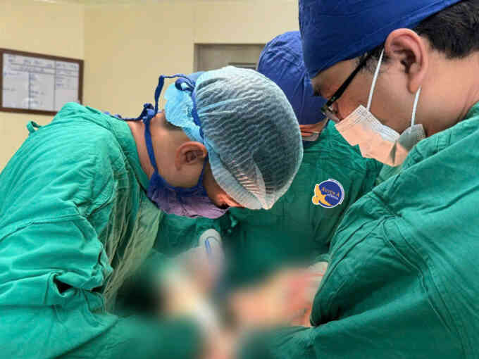 Tinh hoàn ẩn 31 năm trong ổ bụng