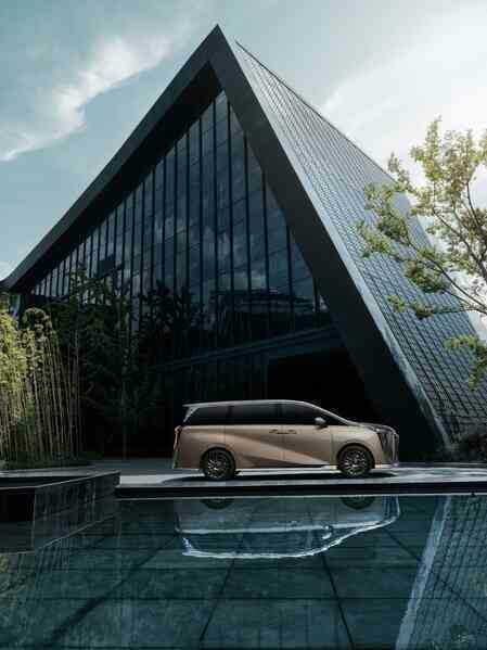 GAC M8 - MPV Trung Quốc ngập tràn công nghệ