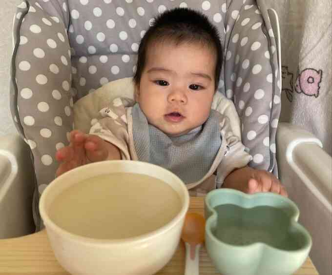 Cho trẻ ăn dặm thế nào