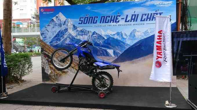 Revzone Yamaha Motor tri ân cộng đồng xe phân khối lớn Yamaha