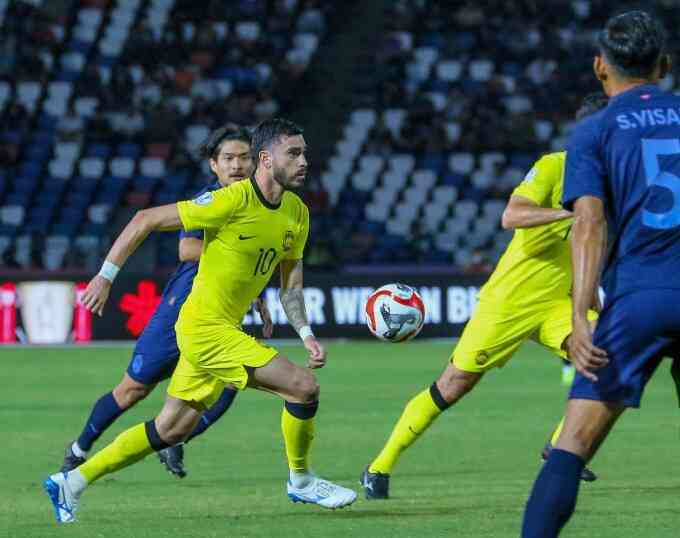 CĐV Malaysia đi cướp để mua vé xem ASEAN Cup 2024