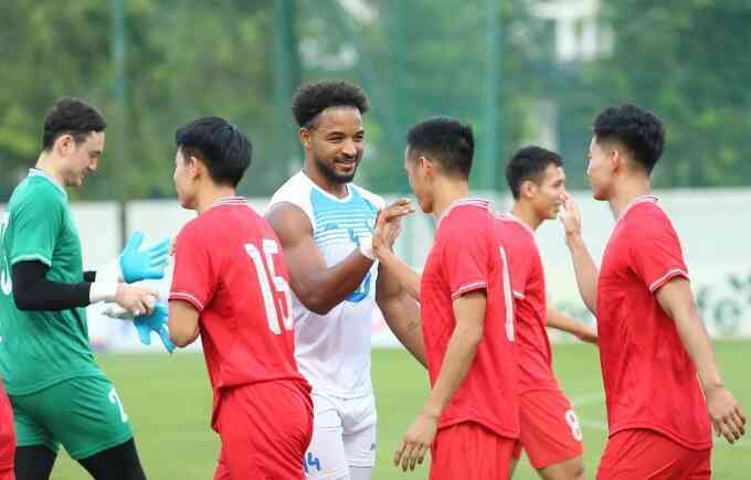 Nguyễn Xuân Son khả năng cao dự AFF Cup 2024