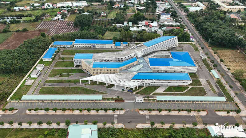 Trung tâm y tế 300 tỷ đồng vẫn chờ hoạt động sau hơn 1 năm hoàn thành