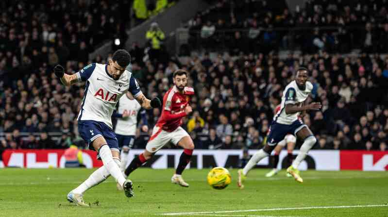 Hai thủ môn "tấu hài", Tottenham thắng 4-3 trước Man Utd