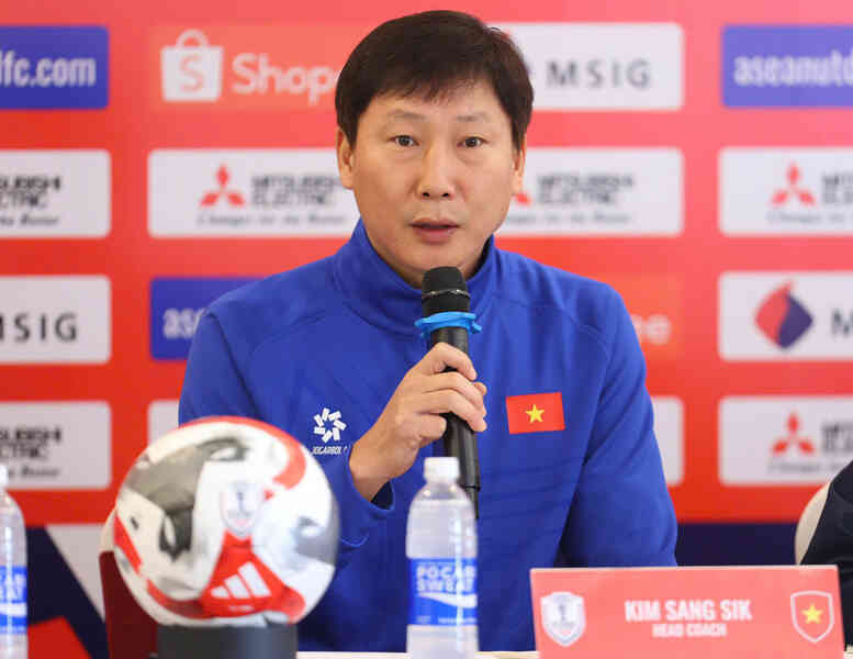 HLV Kim Sang Sik: Tuyển Việt Nam có Xuân Son sẽ khác trước Myanmar