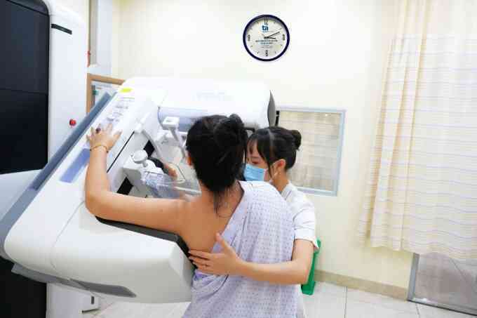 Nhũ hoa chảy máu có phải dấu hiệu ung thư?