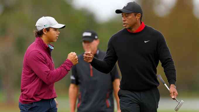 Tiger Woods tái xuất sau năm tháng