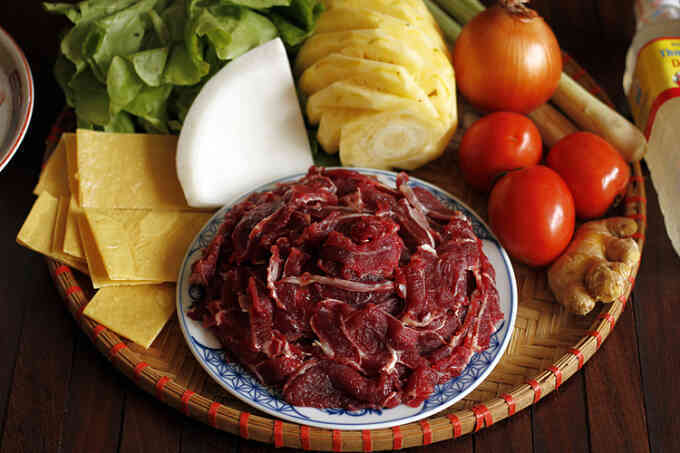 Có nên ăn thịt bò tái?