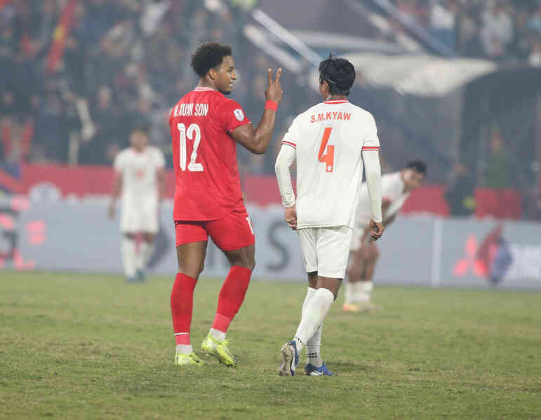 Nguyễn Xuân Son xin lỗi vì... không ghi hat-trick